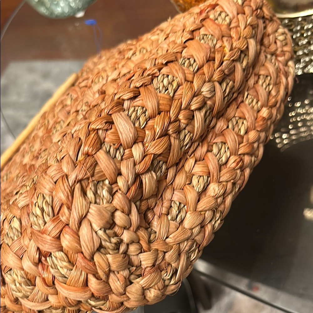 Woven Tan Handbag that goes with Every outfit!! - Picture 4 of 5